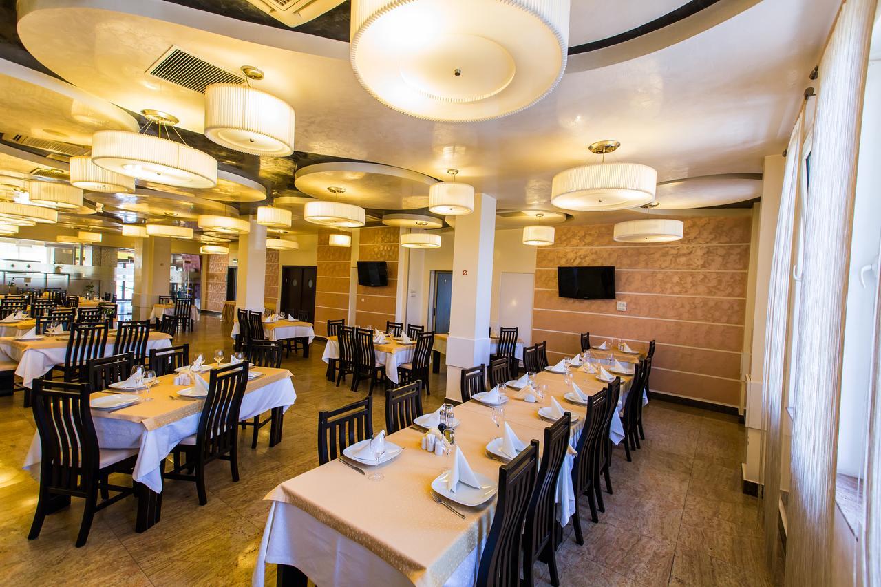 Hotel Grandis Apulum Mioveni Екстериор снимка