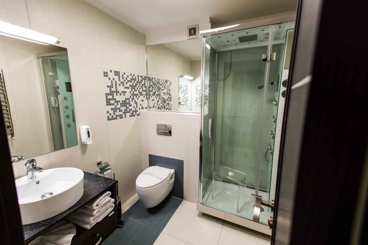 Hotel Grandis Apulum Mioveni Екстериор снимка